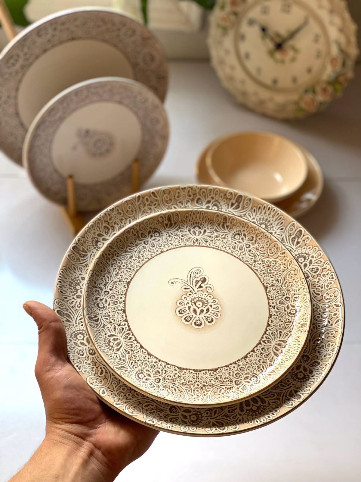 24-Piece Porcelain Dinner Set