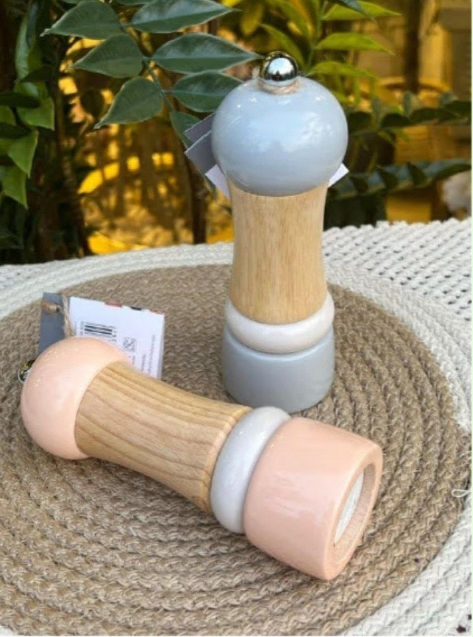 Salt and Pepper Grinder Set