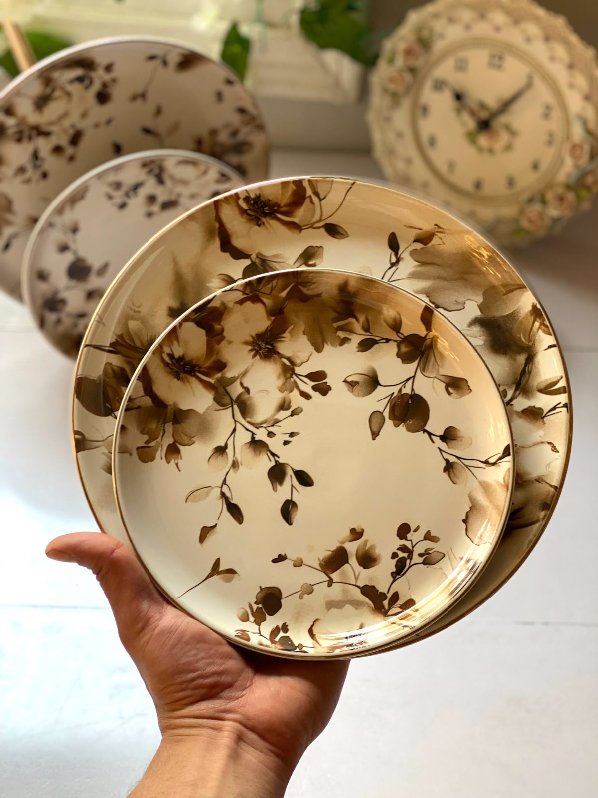 24-Piece Porcelain Dinner Set