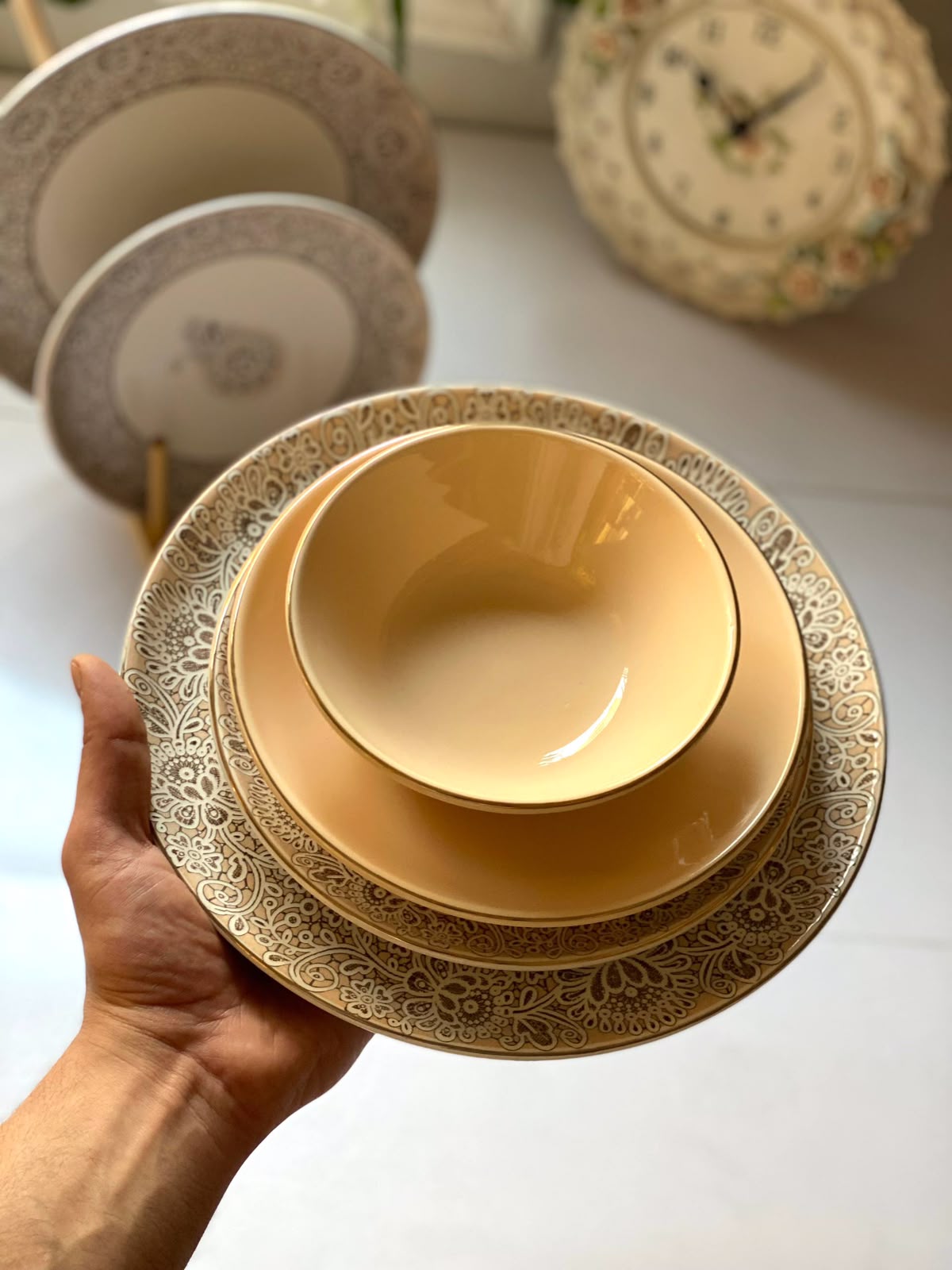 24-Piece Porcelain Dinner Set