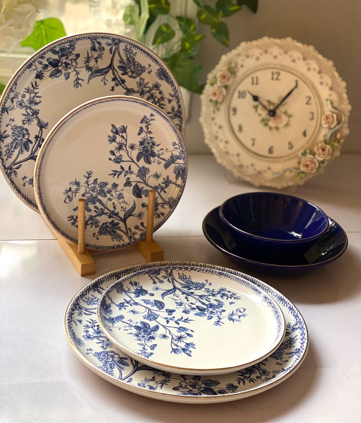 24-Piece Porcelain Dinner Set