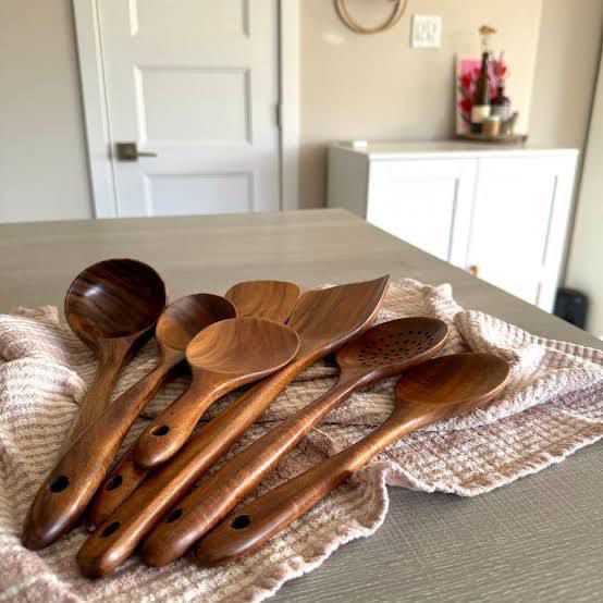 Natural Wood Serving Set