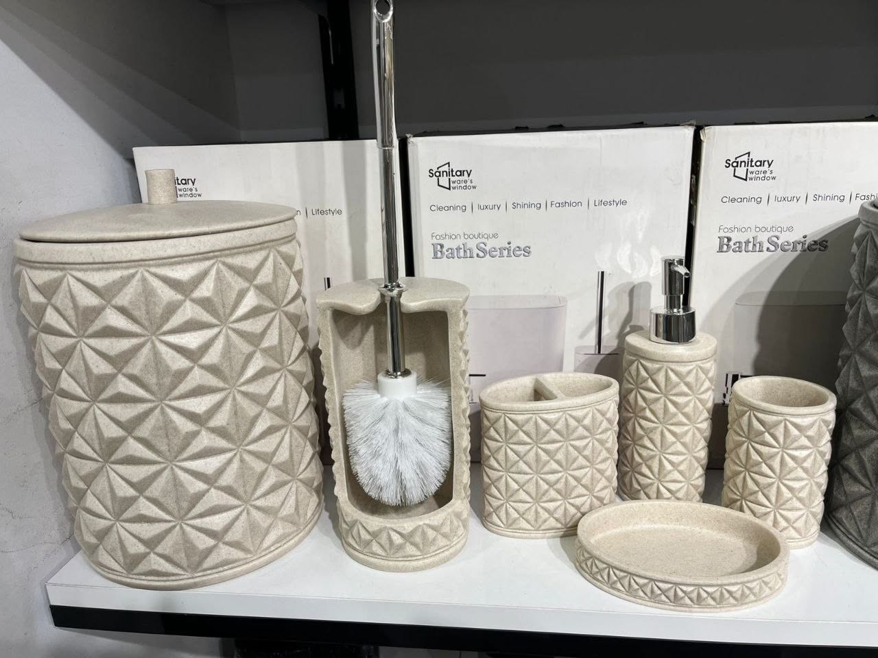 Porcelain Bathroom Set