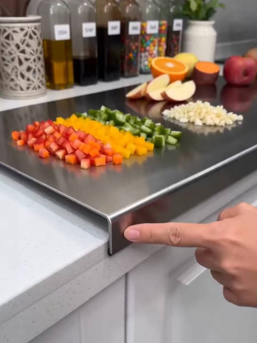Stainless Steel Z-Shaped Cutting Board